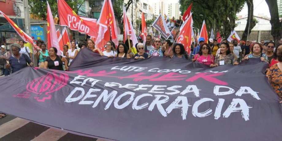 MARCHA MULTITUDINARIA